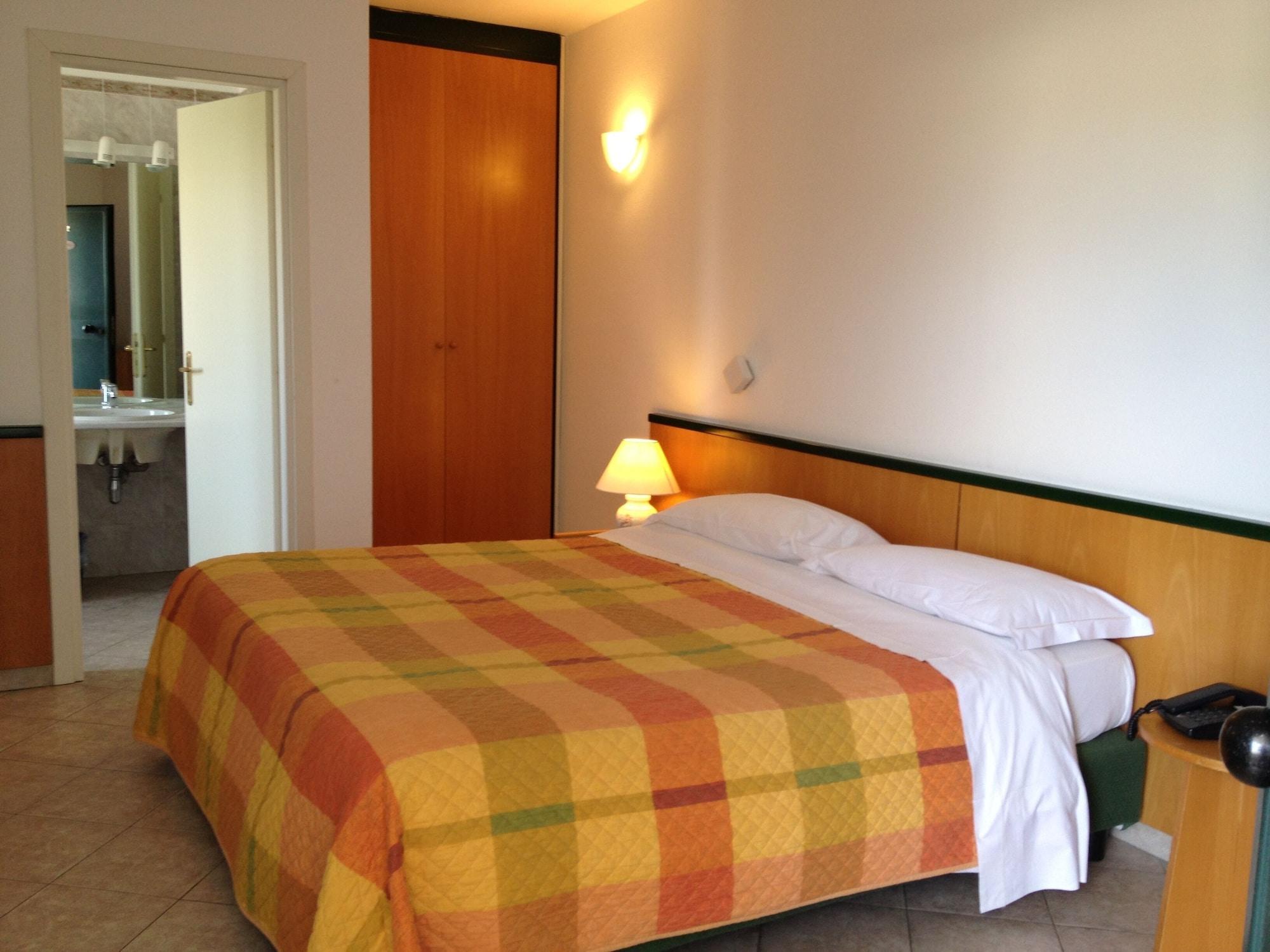 אולביה Hotel Ambrosio La Corte מראה חיצוני תמונה