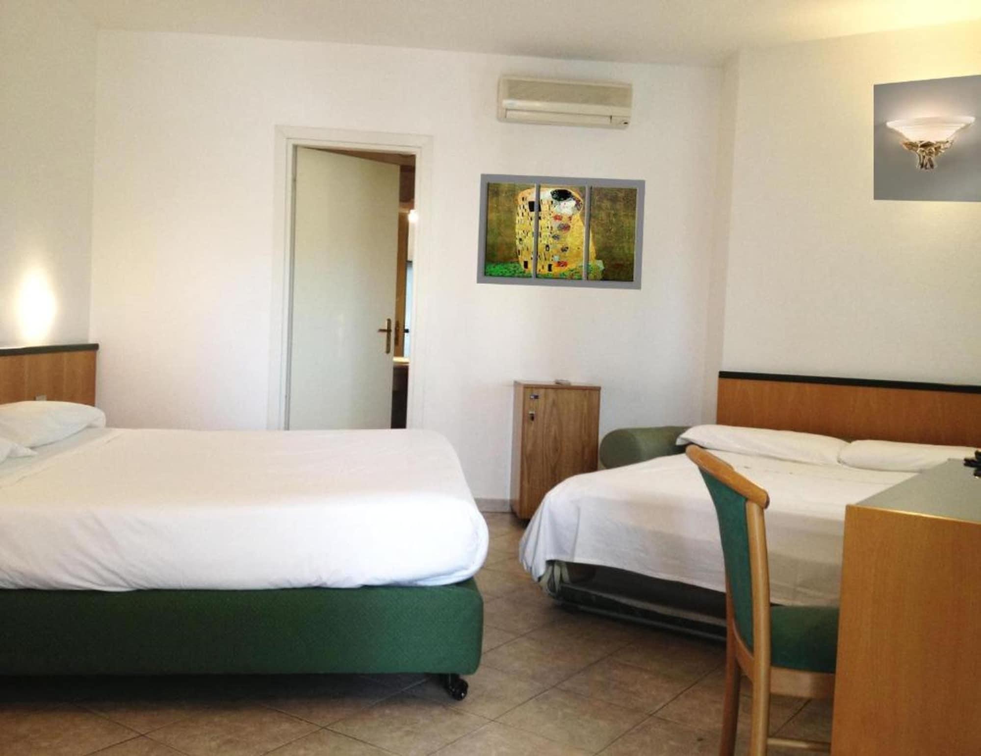 אולביה Hotel Ambrosio La Corte מראה חיצוני תמונה