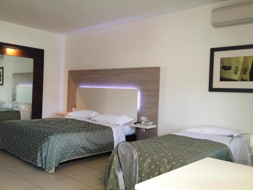 אולביה Hotel Ambrosio La Corte חדר תמונה